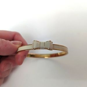 Kate Spade "Take a bow" bracelet bangle